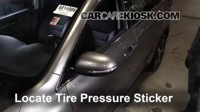 2017 Kia Sorento EX 2.0L 4 Cyl. Turbo Pneus et roues Vérifier la pression des pneus